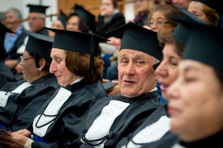Universidade da Pessoa Idosa oferta 100 vagas para pessoas a partir de 60 anos