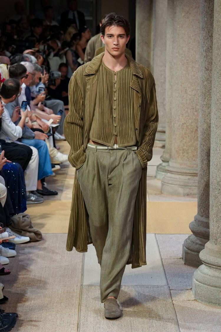 Semana de Moda masculina de Milão: brasileiro faz estreia internacional eleito estrela da Dolce & Gabbana e Giorgio Armani
