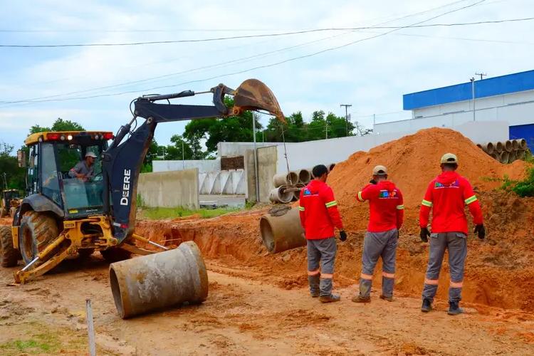 Plano de parcerias: Governo do Amapá e Prefeitura de Laranjal do Jari iniciam obras de drenagem para pavimentação de vias no município
