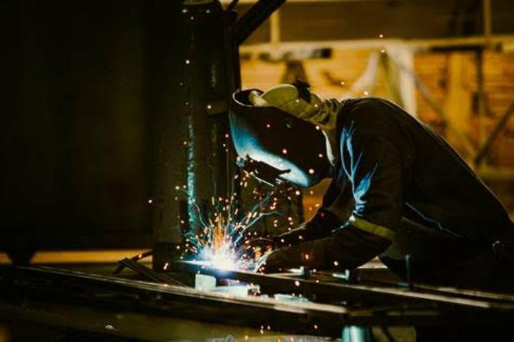 Indústria silenciosa: novas tecnologias reduzem ruído e vibração e melhoram a saúde ocupacional