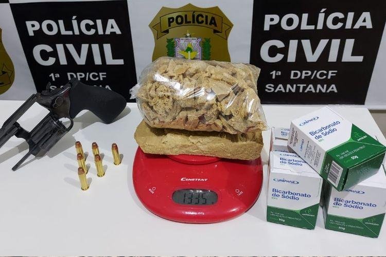 EM SANTANA, POLÍCIA CIVIL PRENDE MULHER EM FLAGRANTE COM DROGAS, ARMA DE FOGO E MUNIÇÕES