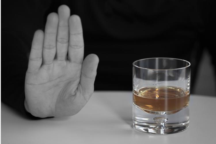 Como lidar com o vício em bebidas alcoólicas durante festas de carnaval? Psiquiatra alerta