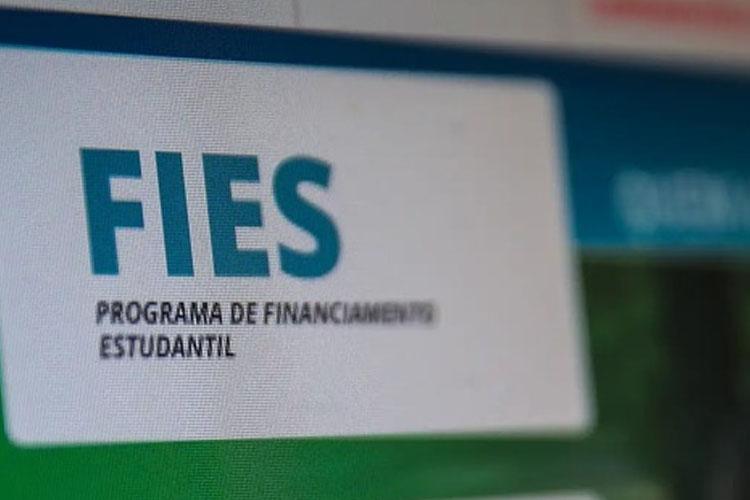 Estudantes do Fies podem pagar dívidas do programa por meio da prestação de serviço público
