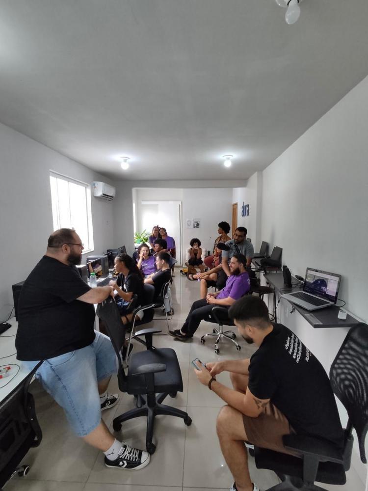 Jovens de baixa renda de todo Brasil terão acesso gratuito ao mercado de Tecnologia 