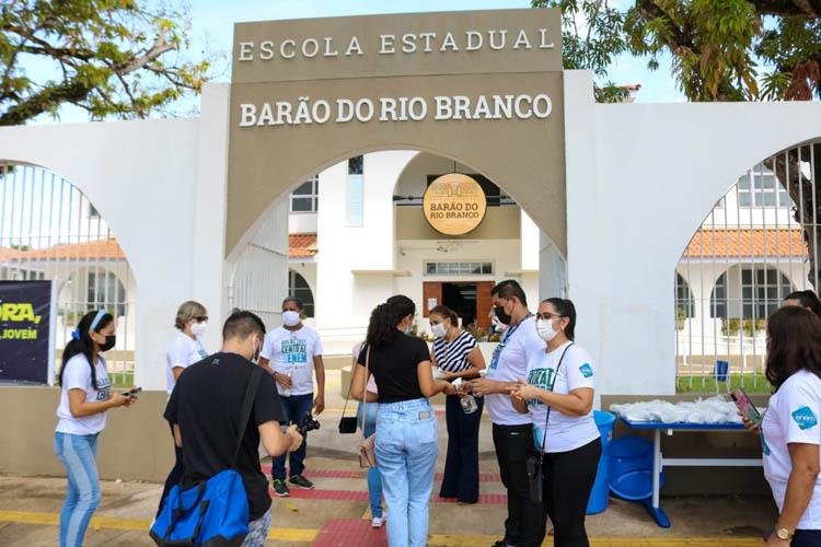 “Com a Central do Enem me sinto preparada e confiante para as provas”, afirma estudante no primeiro dia de exame