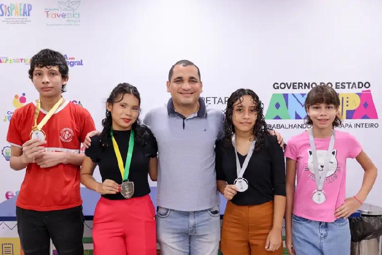 Estudantes da Escola Estadual Irineu Gama Paes conquistam medalhas de ouro, prata e bronze na Olimpíada Brasileira de Geopolítica