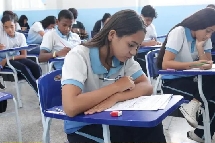 Governo do Amapá premia alunos, professores e escolas que se destacaram no 
