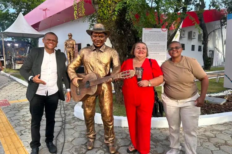 ‘Está lindo demais, um lugar que reúne nossa história e acolhe todo mundo’, declara viúva de cantor homenageado na entrega do Parque Residência