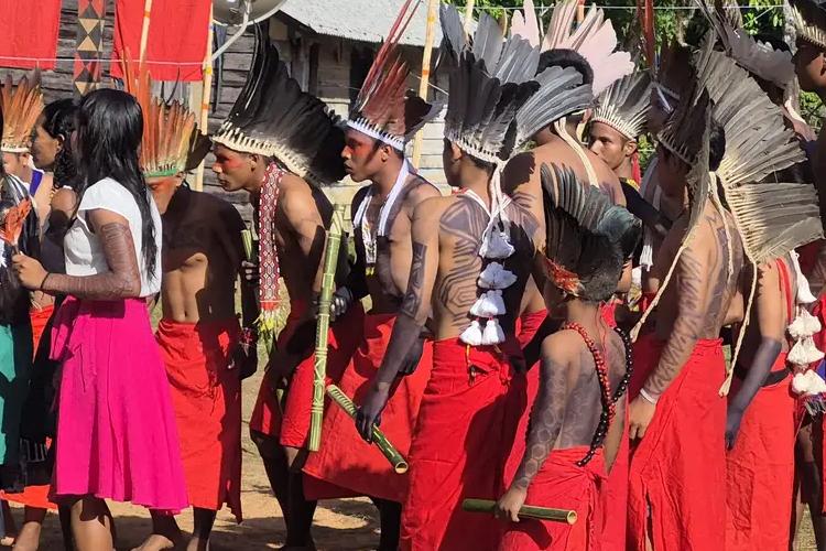 Dança do Turé abre a 15ª Assembleia Geral do Conselho de Caciques na aldeia Açaizal em Oiapoque