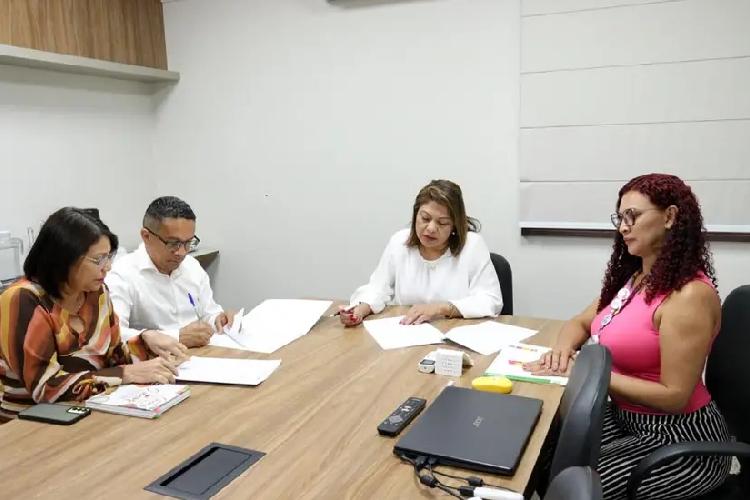 Governo do Amapá assina Acordo de Cooperação com a Prefeitura de Porto Grande para atender alunos do município na Escola Estadual KM 132