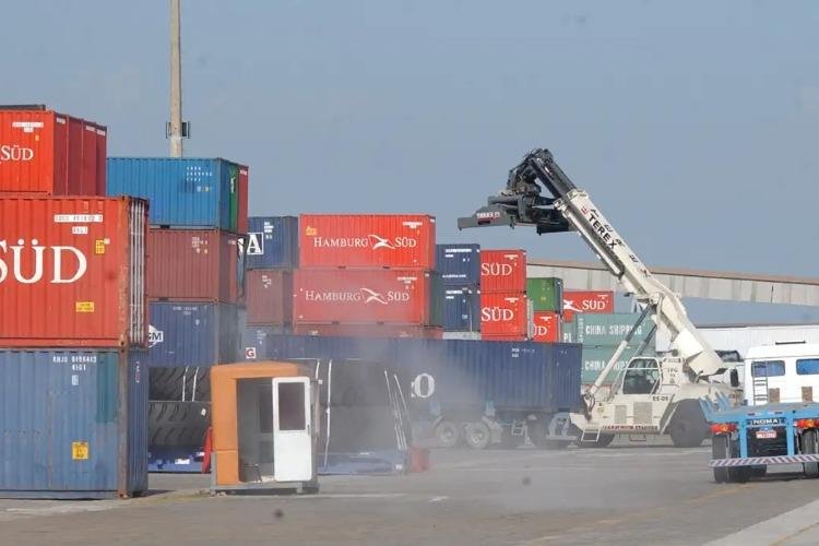 Tarifaço dos EUA afeta 1.135 municípios, aponta estudo da CNM
