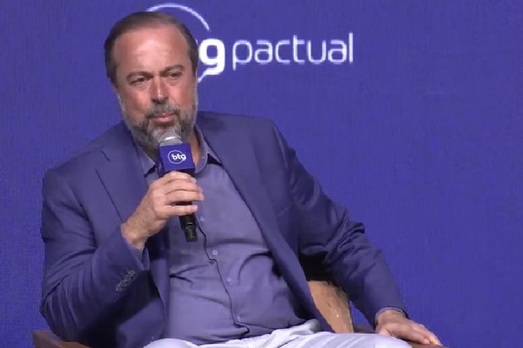Ministro Alexandre Silveira impõe prazo para o Ibama liberar estudos sobre petróleo na Margem Equatorial