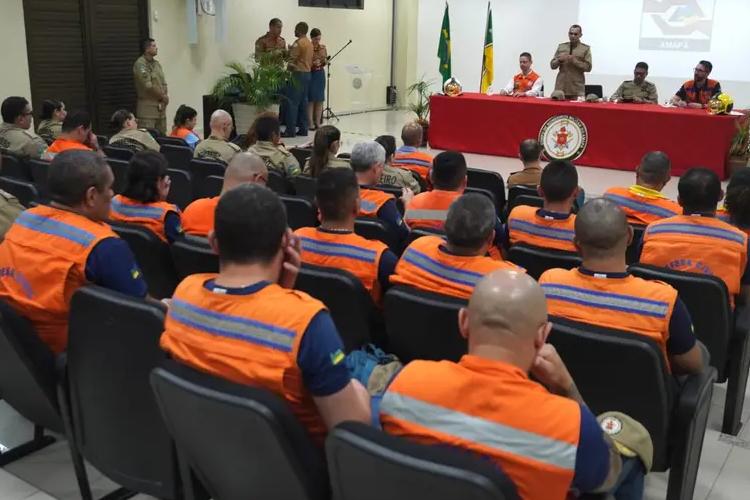 Governo do Estado prepara Defesa Civil para utilizar sistema que emite alerta antecipado de desastres naturais à população