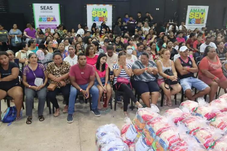 Governo do Estado beneficia mil famílias em vulnerabilidade com kits de alimentos, na Zona Norte de Macapá