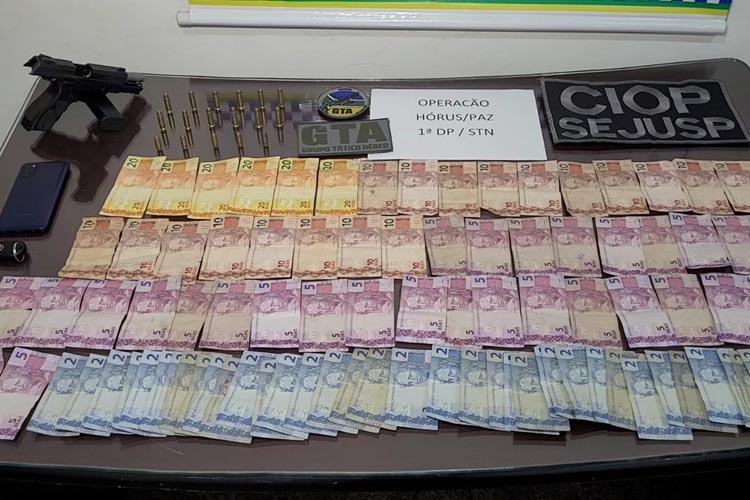 Dois indivíduos presos por porte ilegal de arma, munições e receptação