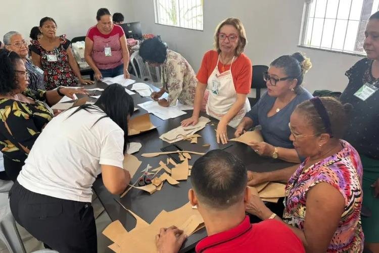 Governo do Amapá promove curso de Corte e Costura focado na confecção de enxovais de bebê no Residencial Macapaba