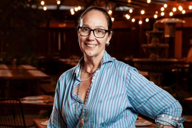 Dia do Chef: Paula Labaki e o fascínio pelo fogo que atravessa mais de quatro décadas de cozinha