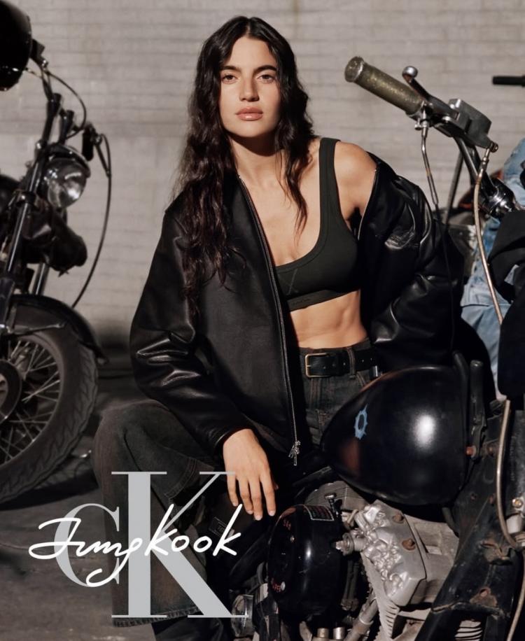 Brasileira estrela nova campanha mundial da Calvin Klein ao lado de vocalista do BTS