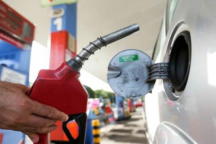 Preço dos combustíveis apresenta queda média nesta semana, segundo ANP