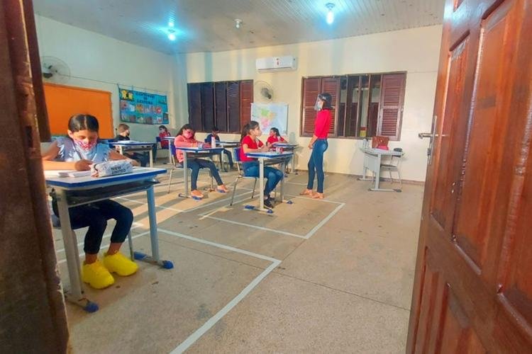 ESCOLAS ABERTAS: RETORNO PRESENCIAL DAS AULAS PARA 2 DE AGOSTO