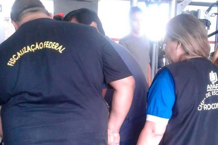 Procon autua três academias e Cref interdita outra por falta de regularização
