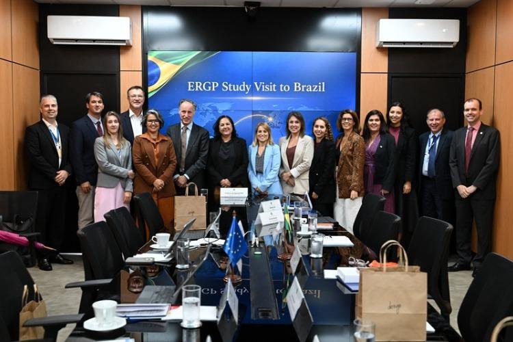 Reguladores europeus vêm ao Brasil conhecer mercado postal e discutir modernização do setor com MCom