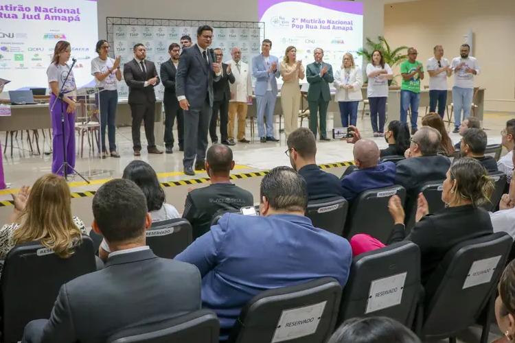 Mutirão do Governo do Amapá e Tribunal de Justiça garante cidadania às pessoas em situação de rua em Macapá