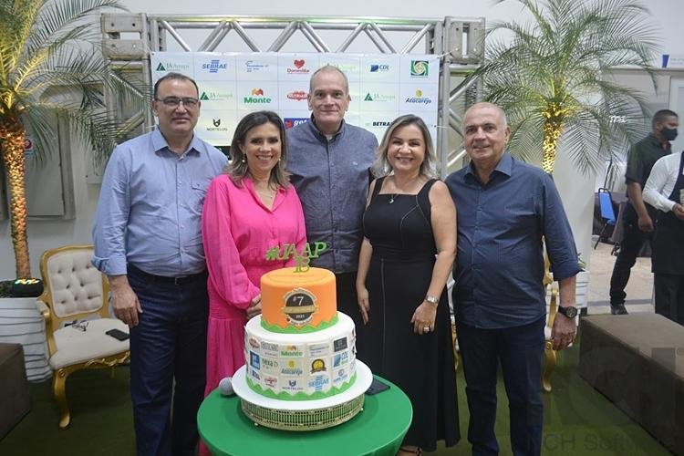 Junior Achievement celebra 18 anos com homenagens, palestras e certificações