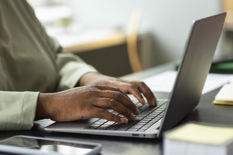 Engajamento no trabalho atinge menor patamar em três anos e custa R$ 77 bilhões para empresas brasileiras