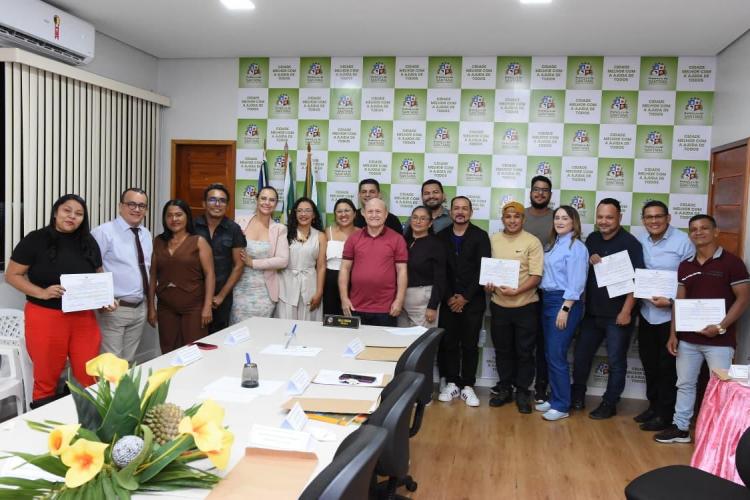 Prefeito Bala Rocha empossa novos membros do Conselho de Cultura para biênio 2025-2027