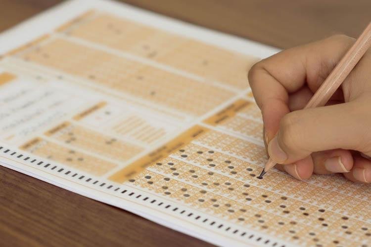 Enem 2021: prova de redação será aplicada no domingo; confira dicas