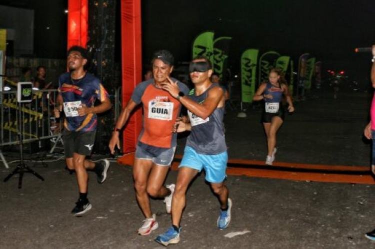 Corrida da Juventude reúne 5 mil participantes em noite de esporte, cultura e inclusão em Macapá