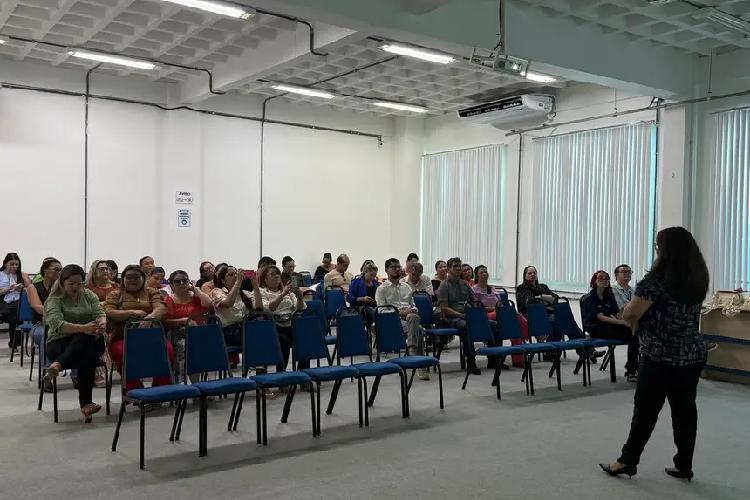 Governo do Amapá e Sebrae realizam entrega de kits do programa Jovens Empreendedores Primeiros Passos