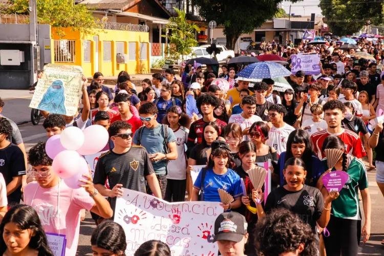 Governo do Amapá reúne mais de mil estudantes durante 39ª Caminhada Alexandrina, em Macapá