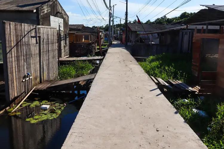 Mais mobilidade e segurança: projeto ‘Ponte Firme’ do Governo do Amapá beneficia moradores de passarelas do Congós, em Macapá