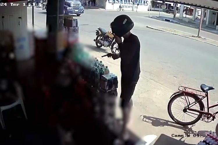 Polícia Civil prende foragido do Iapen por roubos em Santana