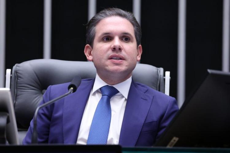 Hugo Motta debate renegociação de dívidas agrícolas e redução de impostos sobre combustíveis