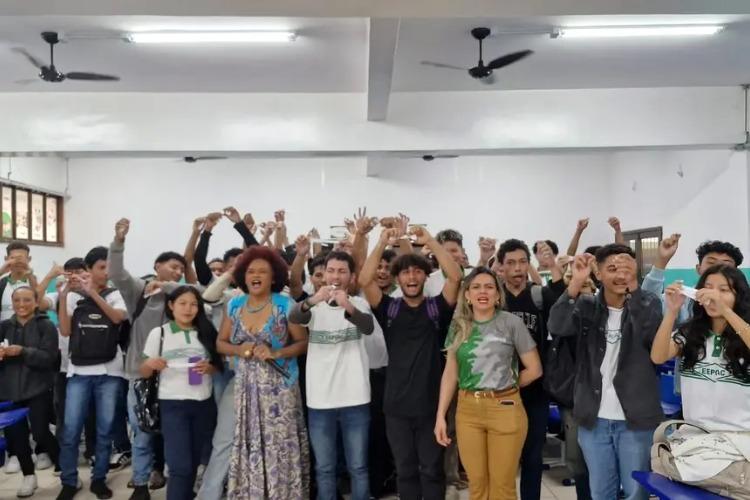 Governo do Amapá e movimento 8M levam palestras educativas sobre direitos das mulheres a escolas públicas