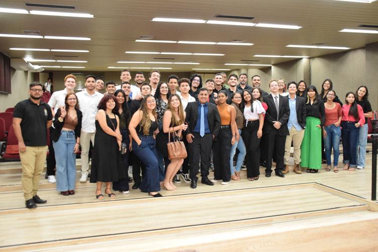 Acadêmicos do curso de direito participam de júri simulado realizado no Fórum de Macapá