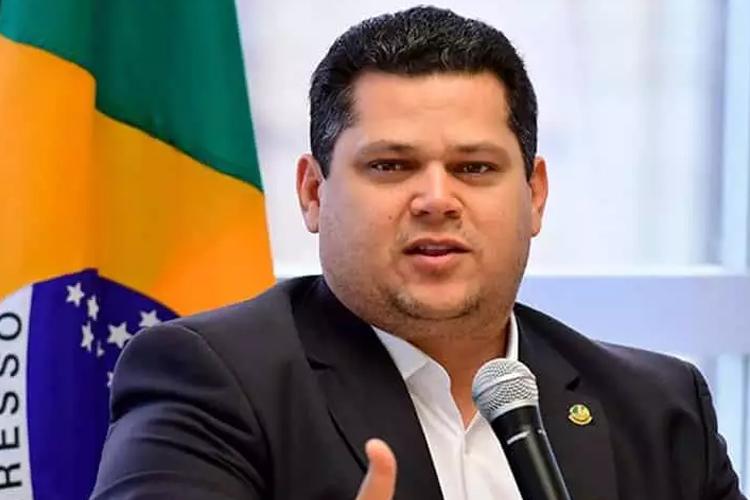 Davi Alcolumbre investe R$ 6,9 milhões para melhoria das ruas de Macapá