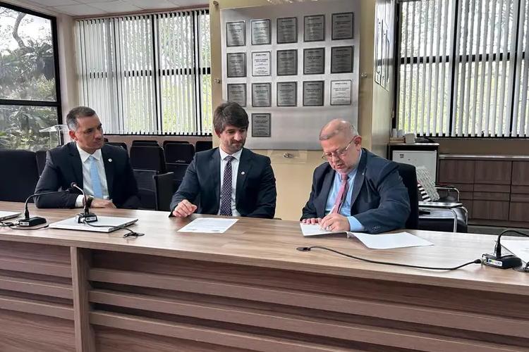 Governo do Amapá firma Termo de Cooperação Técnica para realização de perícias médicas em servidores do Ministério Público, em Macapá