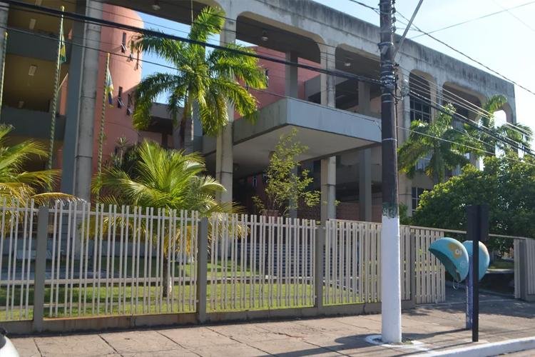 Homem que tentou matar a ex-companheira a marteladas no AP é condenado a 10 anos de prisão