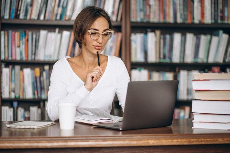 Capes libera 300 mil vagas em curso a distância para professores