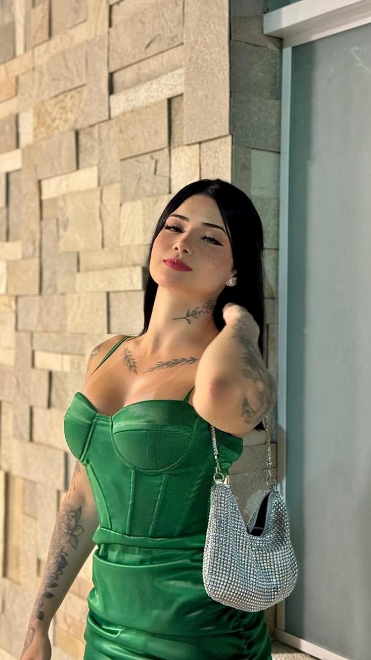 Nora de Andressa Urach faz micropigmentação no rosto para criar sardas falsas: 