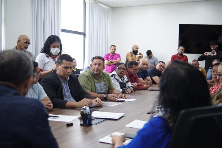 Prefeitura reúne com profissionais da saúde e acena positivamente sobre reajuste