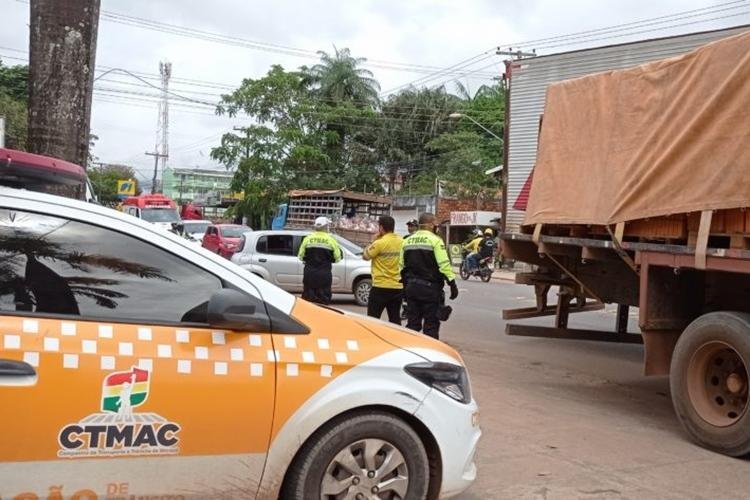 CTMAC INTENSIFICA FISCALIZAÇÃO DE VEÍCULOS QUE FAZEM TRANSPORTE DE CARGA E FRETAMENTO