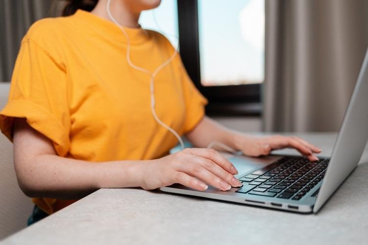 Plataforma libera inscrições de cursos gratuitos e a distância para professores