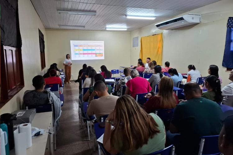 Prefeitura de Santana capacita profissionais para pesagem do Bolsa Família