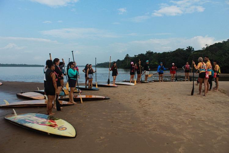 Prefeitura de Macapá realiza 1ª edição do Sunrise SUP Amazônia na Praia da Fazendinha