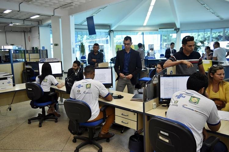 Consumidor negocia dívidas na ação Sábado é Dia de Negociar